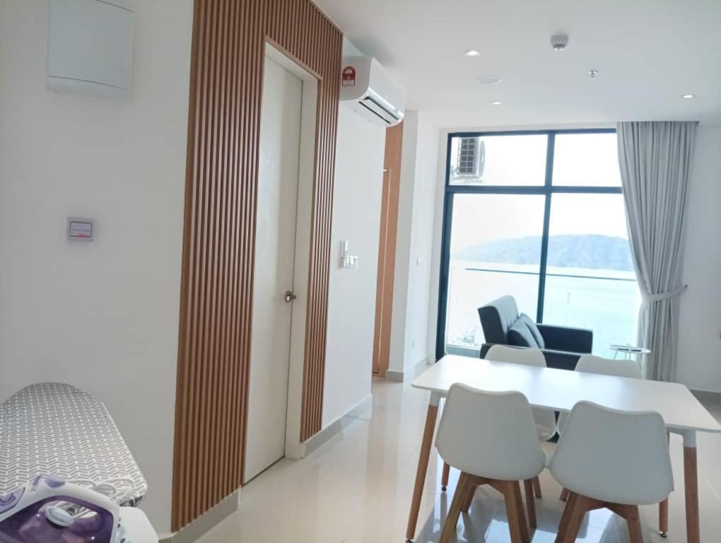 Apartment K Seaview Designer At The Shore, Kota Kinabalu
