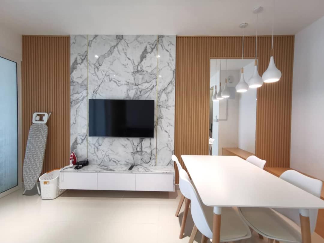 Apartment K Seaview Designer At The Shore, Kota Kinabalu