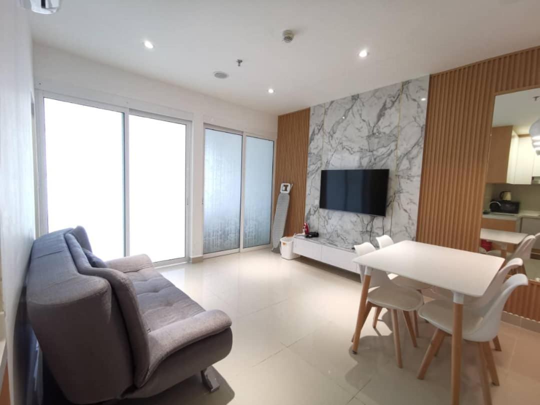 K Seaview Designer At The Shore, Apartment