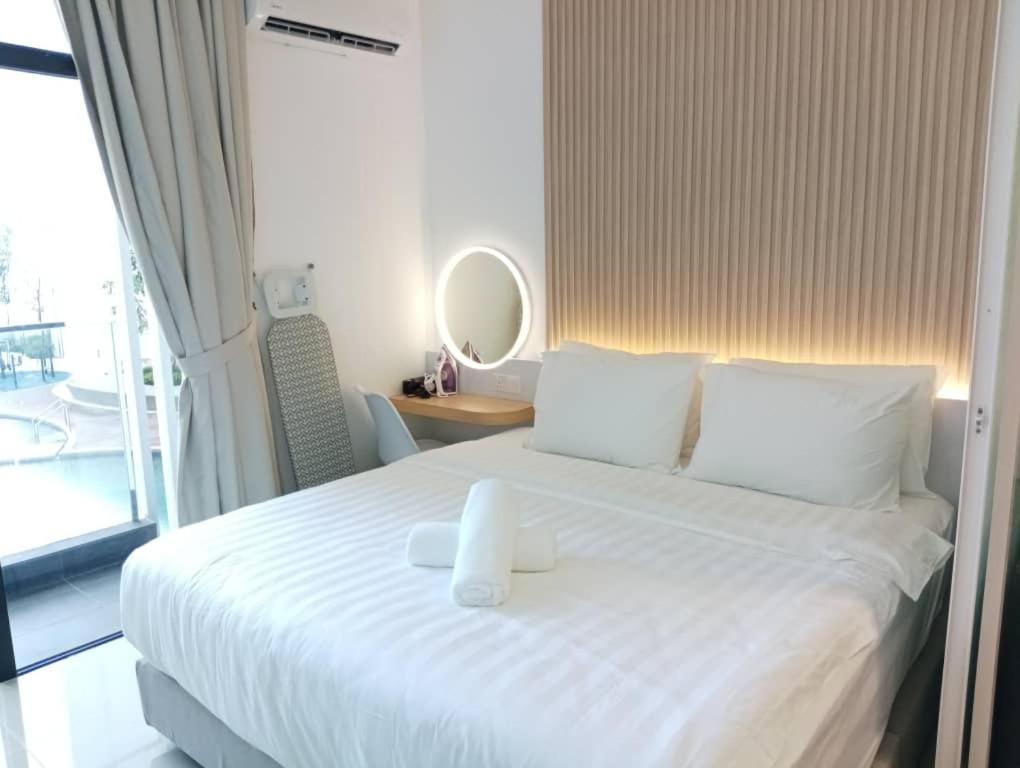K Seaview Designer At The Shore, Apartment Kota Kinabalu